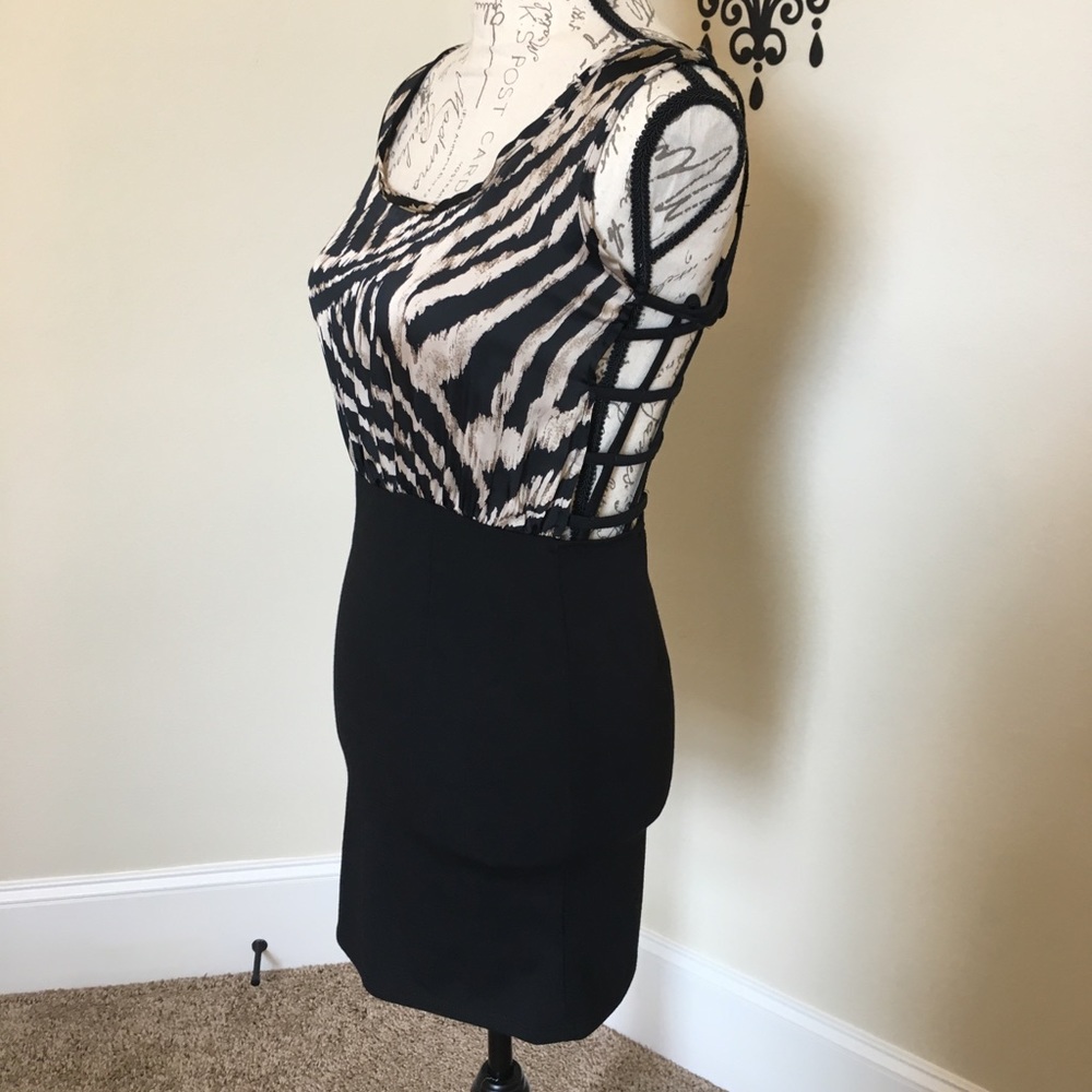 🐅Tiger Print Cage Back Dress 🐅🐅🐅
